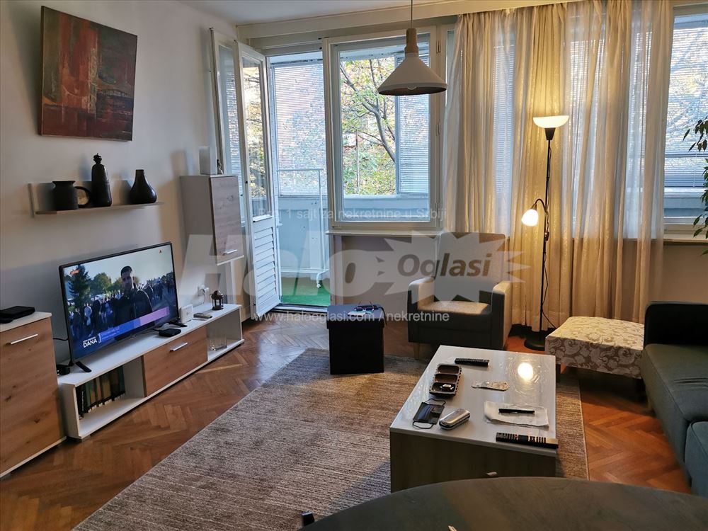 Izdajem trosobni namesten stan kod Liona — 8