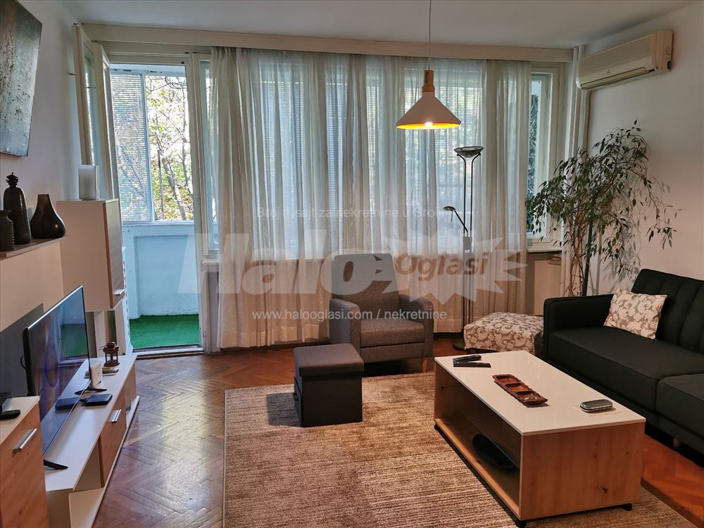 Izdajem trosobni namesten stan kod Liona — 14