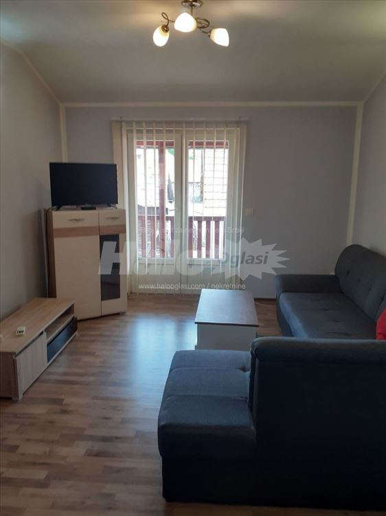 Izdajem trosobni stan od 75m2 — 2