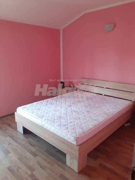 Izdajem trosobni stan od 75m2 — 6
