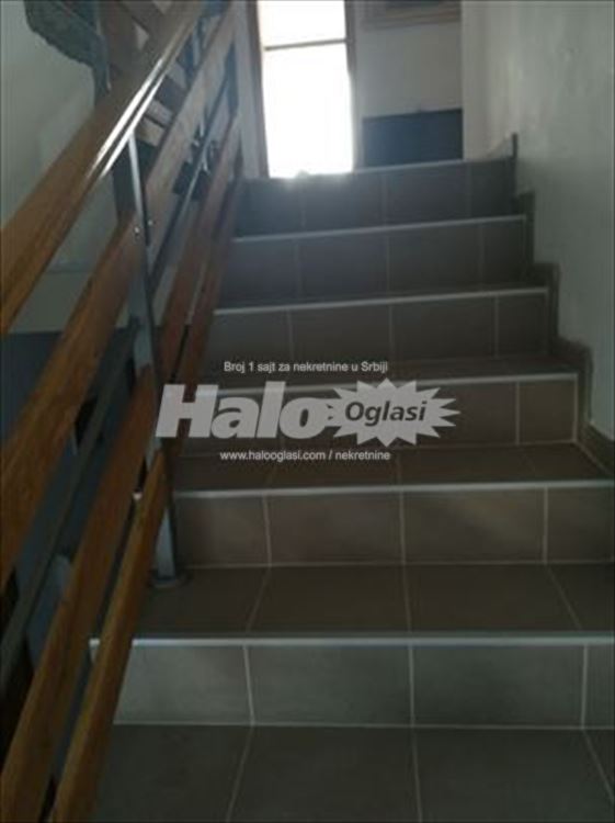 Izdajem u Kotežu komplet etažu u kući na spratu — 11