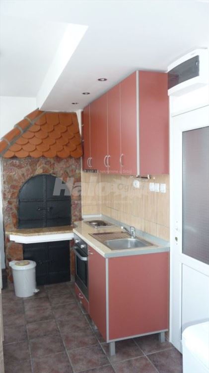 Izdajem Zaposlenoj Zenskoj Osobi jednosoban-40m2 — 3