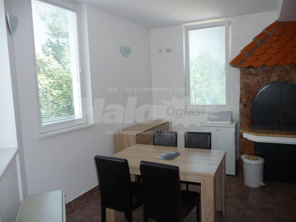 Izdajem Zaposlenoj Zenskoj Osobi jednosoban-40m2 — 4