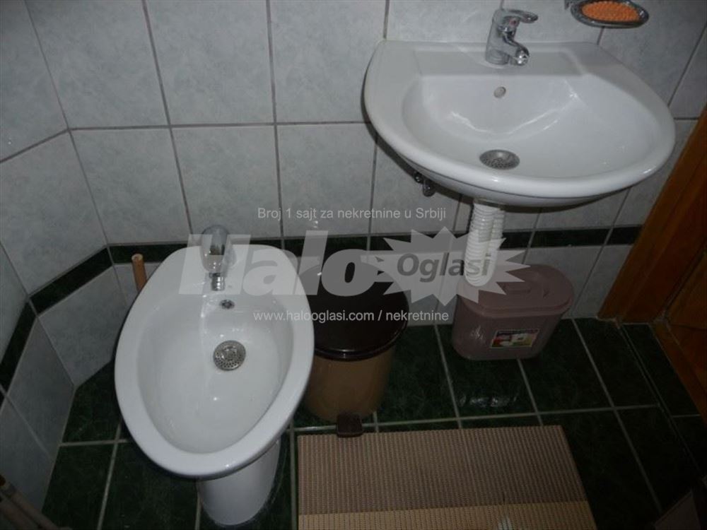 Izdajem Zaposlenoj Zenskoj Osobi jednosoban-40m2 — 14