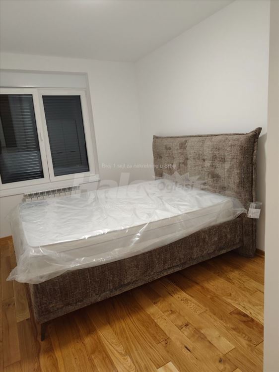 Izdajemo lux Stan u Batanici — 10