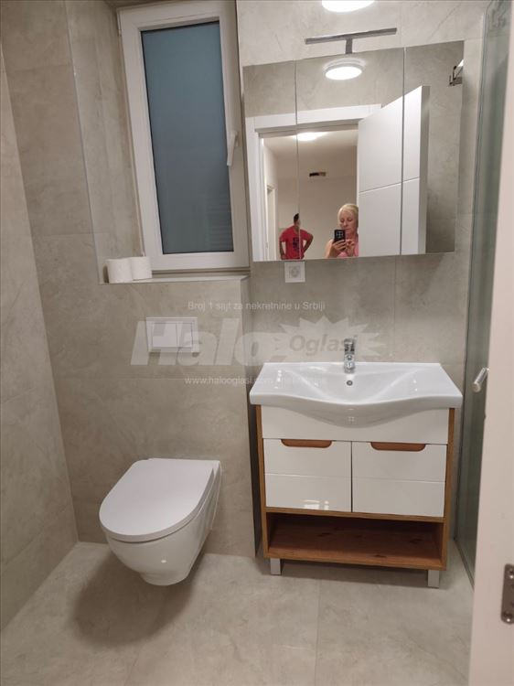 Izdajemo lux Stan u Batanici — 11