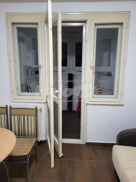 Izdajemo stan kod Darvinove pošte — 5