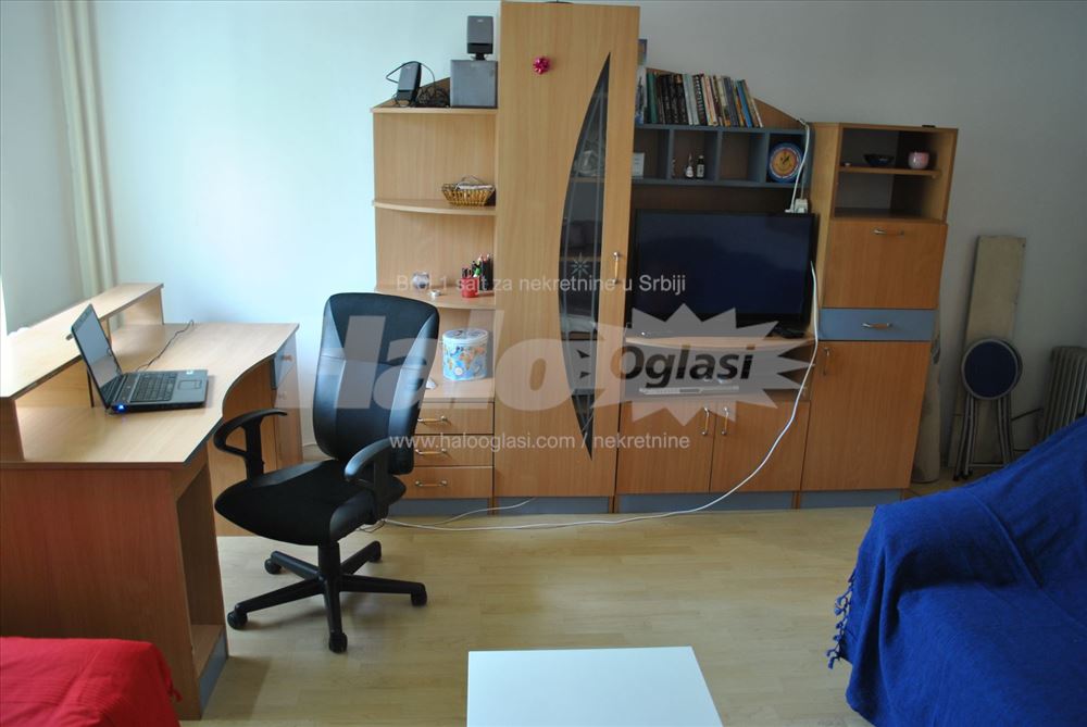 Izdavanja stana - Savski venac, ekonomski fakultet — 2