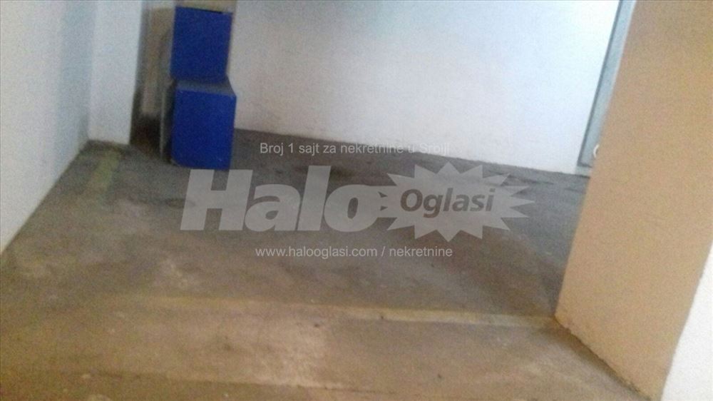 Izdavanje garaže Vukov spomenik Beograd — 2