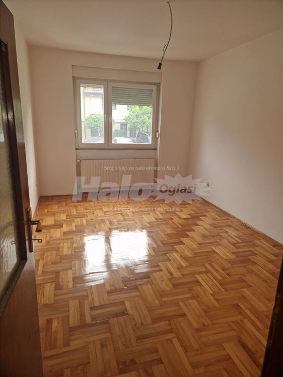 Izdavanje kancelarije Zemun 107m2 4.0 — 4
