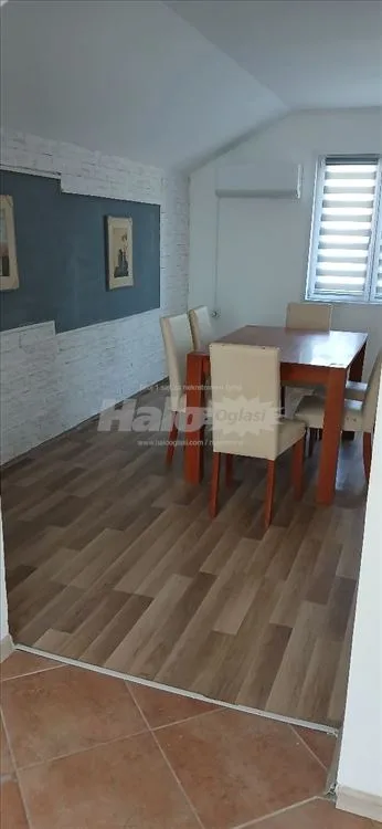 Izdavanje kuće - stan — 2