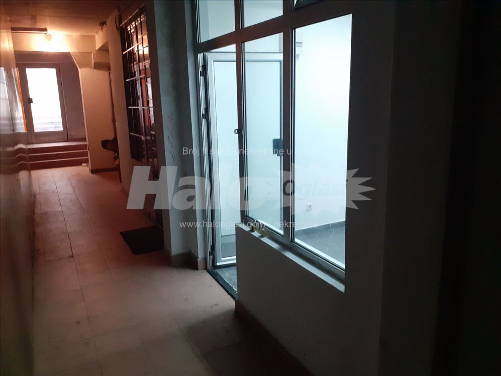 Izdavanje lokala 10m2 Brace Jerkovic — 11
