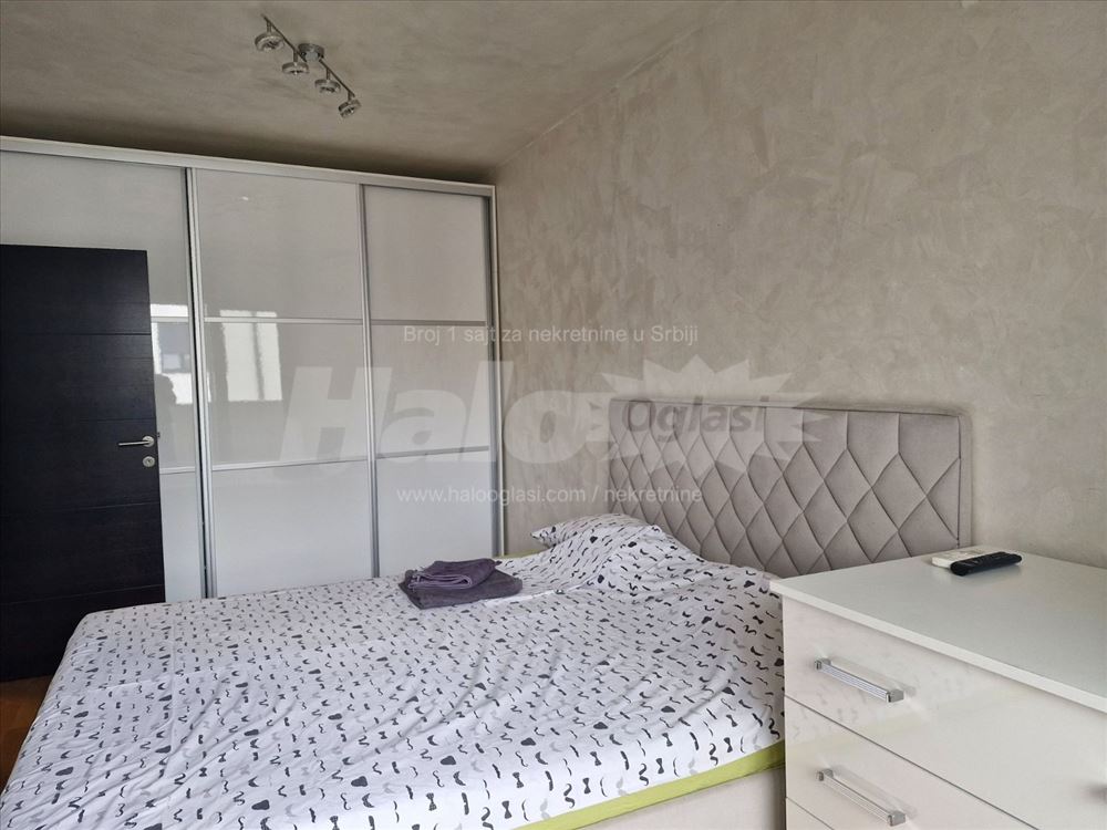 Izdavanje lux opremljenog trosobnog stana — 12