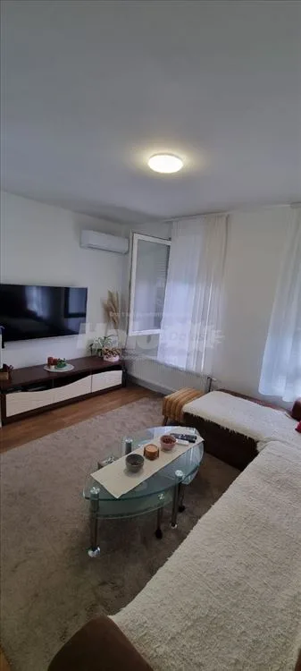 Izdavanje namestenog stana(novogradnja). — 4