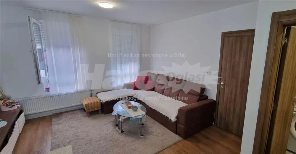 Izdavanje namestenog stana(novogradnja). — 5