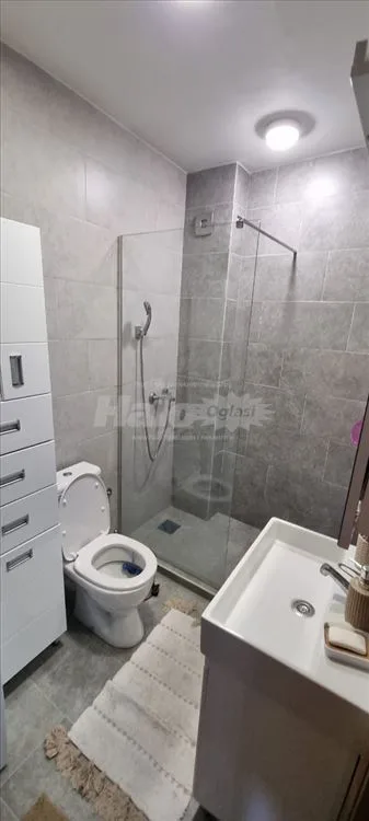 Izdavanje namestenog stana(novogradnja). — 10