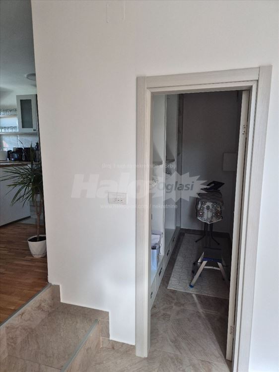 Izdavanje stan — 11