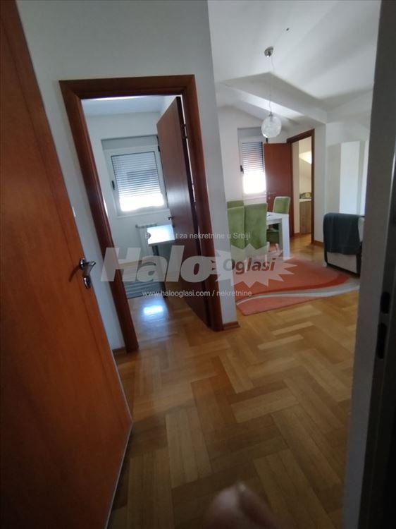 Izdavanje stana na Zvedari sa garažom — 3
