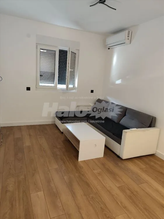 Izdavanje stana Surčin — 12