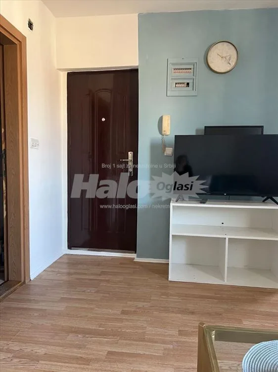 Izdavanje stana u Borci na dobroj lokaciji — 4