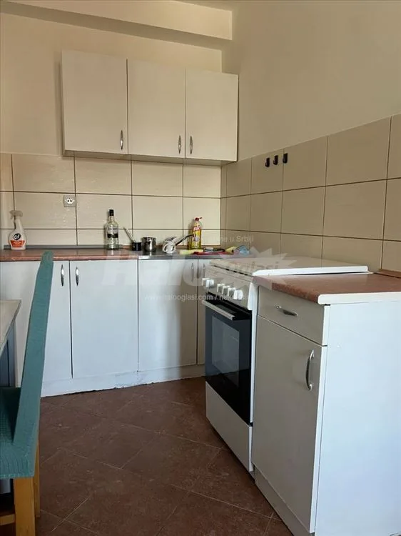 Izdavanje stana u Borci na dobroj lokaciji — 10