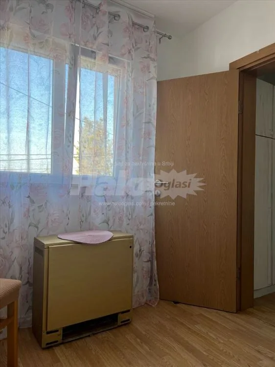 Izdavanje stana u Borci na dobroj lokaciji — 13