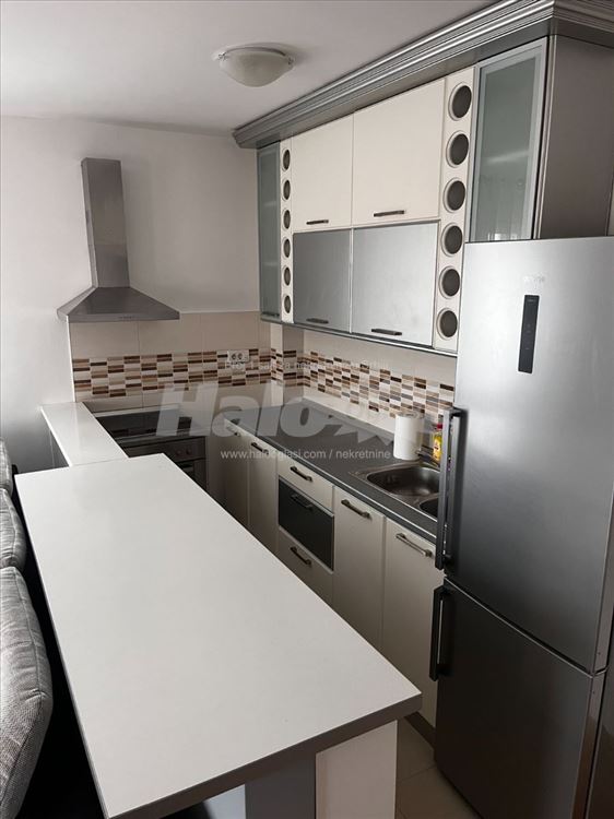 Izdavanje, trosoban stan 56m2 na odličnoj lokaciji — 9