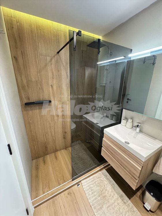 Izdavanje Vračar, Šumatovačka 65m2, 3.0 - nov — 15