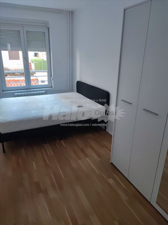 Izdrajem dvosoban stan sa garažnim mestom. — 10
