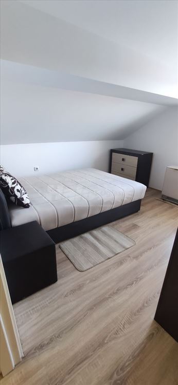 Iznajmljujem dvosoban 54m,Zemun,Altina — 8
