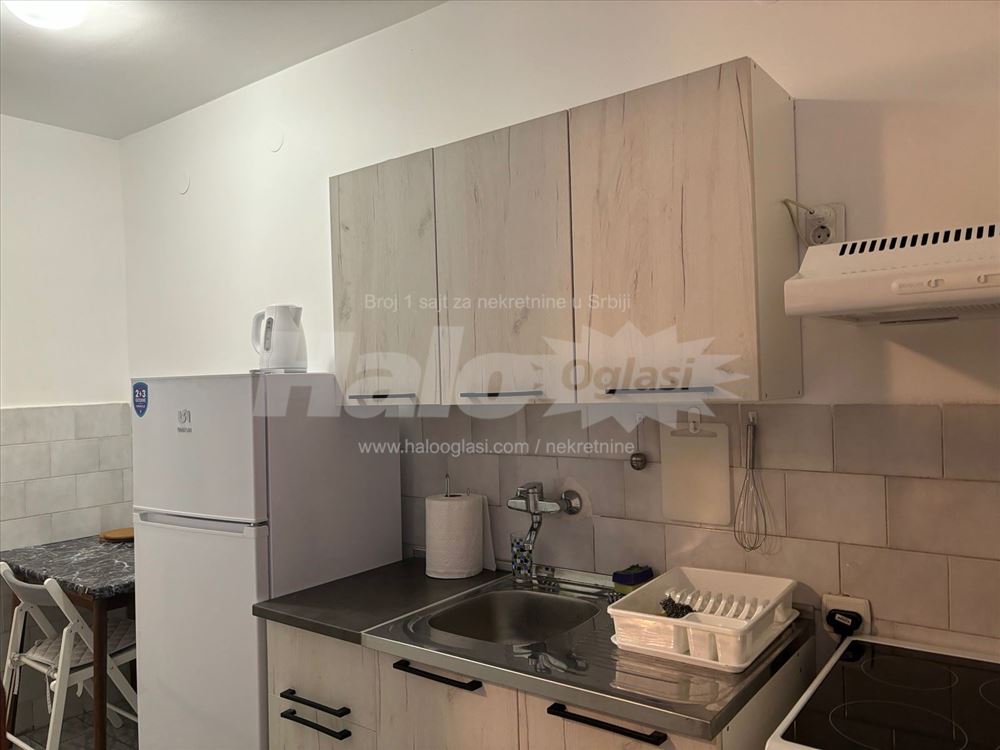 Iznajmljujem dvosoban stan, 42m2, Karaburma — 2
