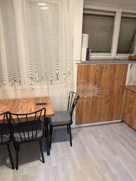 Iznajmljujem stan kod darvinove pošte — 2