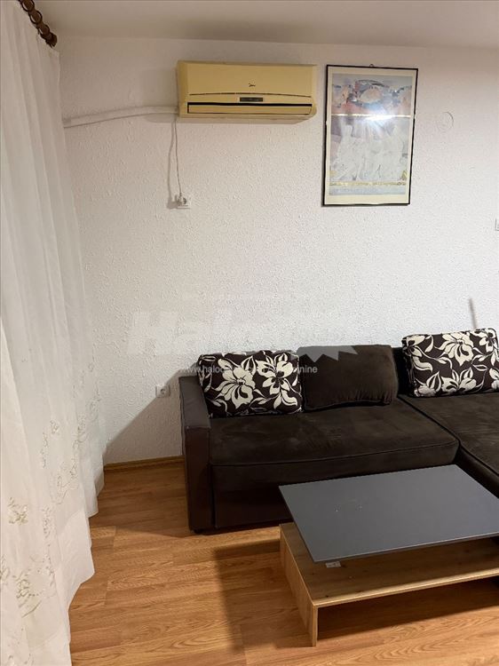 Iznajmljujem stan kod darvinove pošte — 7