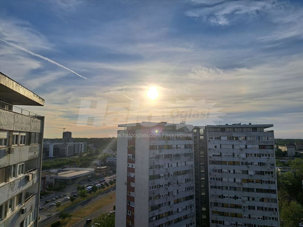 Ugao Omladinskih brigada i Milutina Milankovića — 3