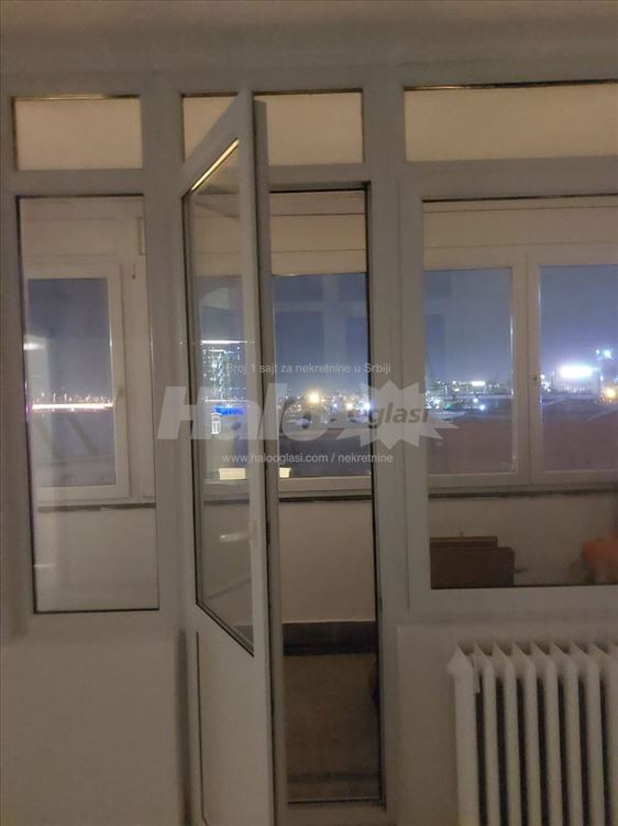 Izuzetan dvosoban stan 60 m/2 u Karadjordjevoj ul — 2