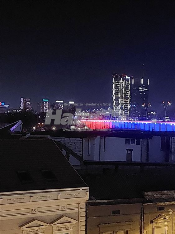 Izuzetan dvosoban stan 60 m/2 u Karadjordjevoj ul — 13