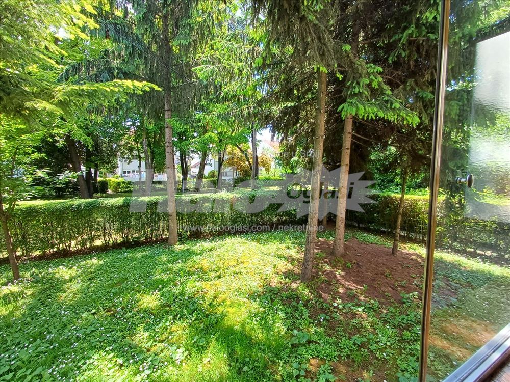 Izuzetan stan 73 m2 blizu dve škole — 5