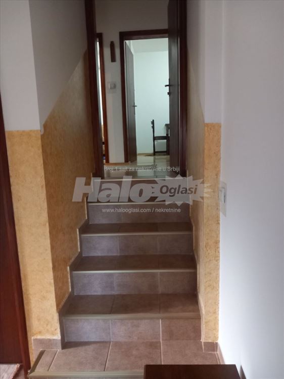 JAJINCI, Izdavanje 1.5 sobni stan 45 m² — 10