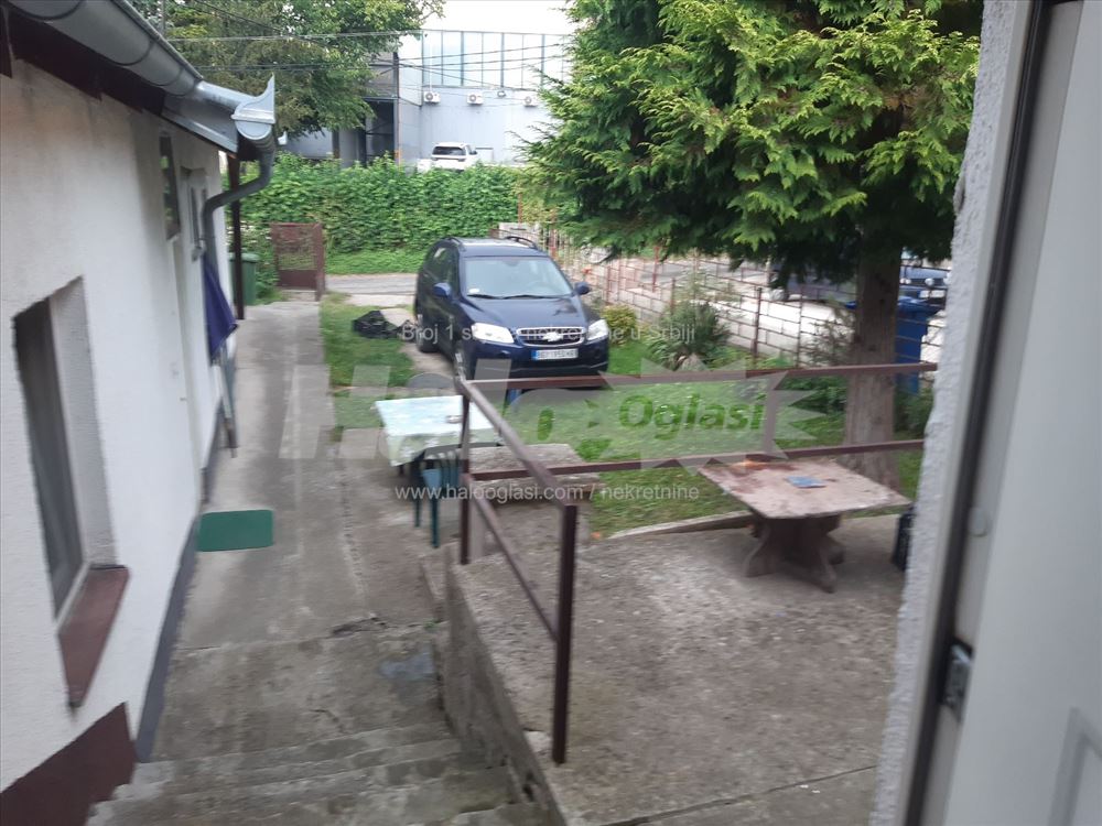Jajinci,parking u dvoristu,inverter klima — 7