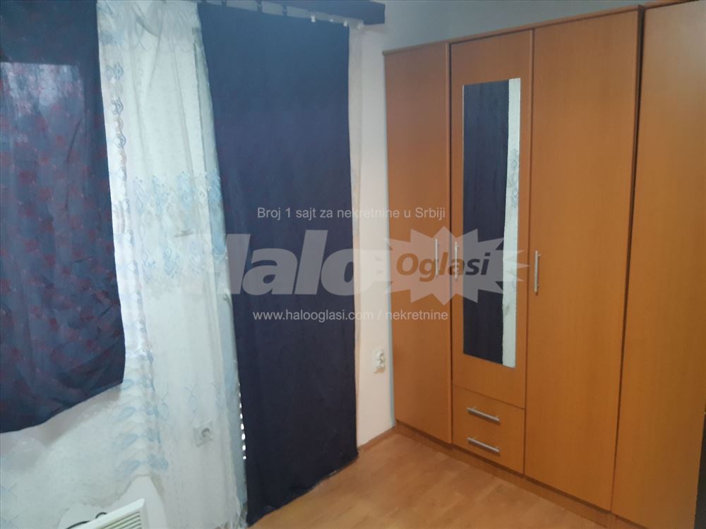 Jajinci,parking u dvoristu,inverter klima — 8