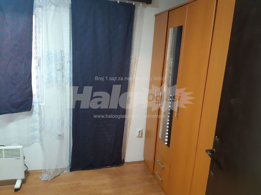 Jajinci,parking u dvoristu,inverter klima — 9