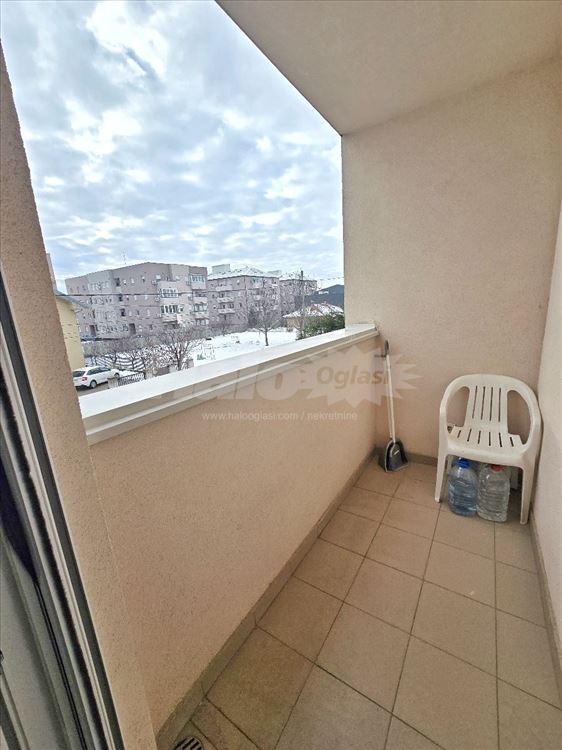 Jako lep namešten stan,spavaća soba, parking mesto — 8