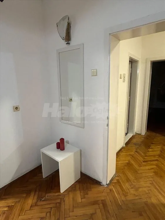 Jedinstveno u ponudi! Stan sa bazenom u dvoristu! — 6