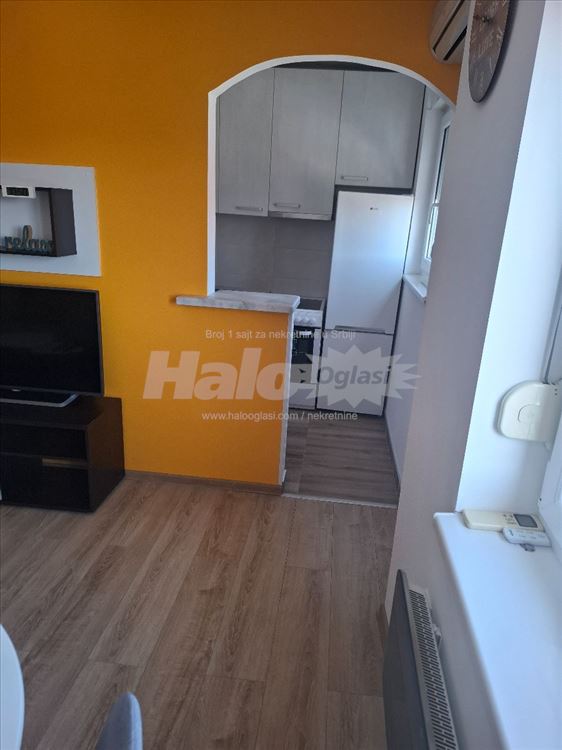 Jednoiposoban, 34m2, strogi centar,pesacka zona! — 4