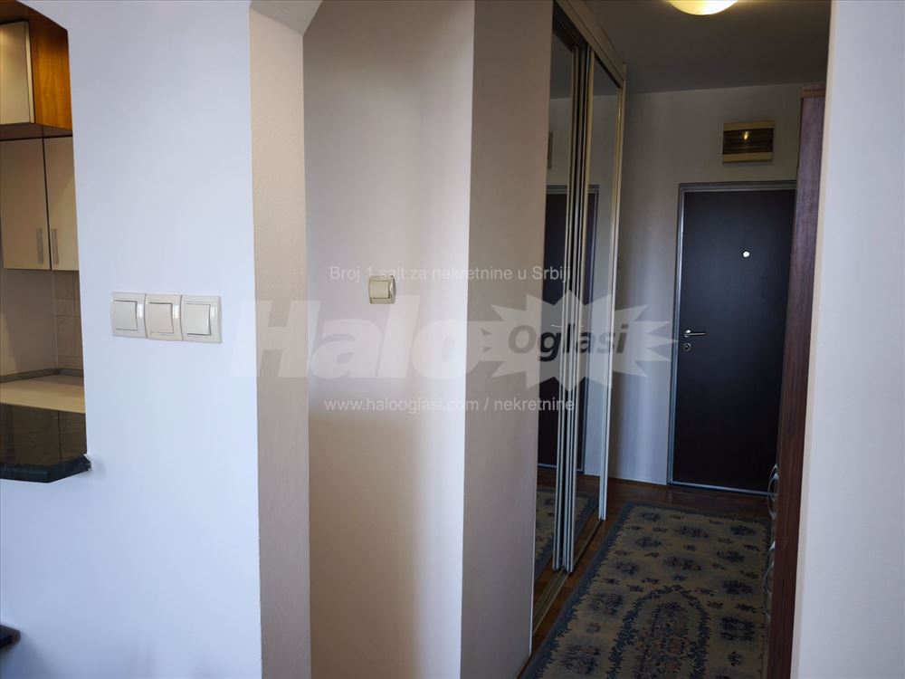 Jednoiposoban blok70a — 8