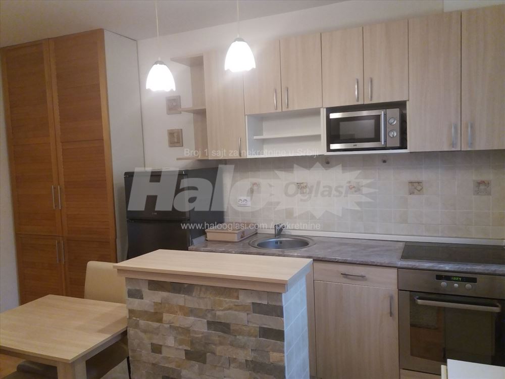 Jednoiposoban LUX Milana Rakica — 4