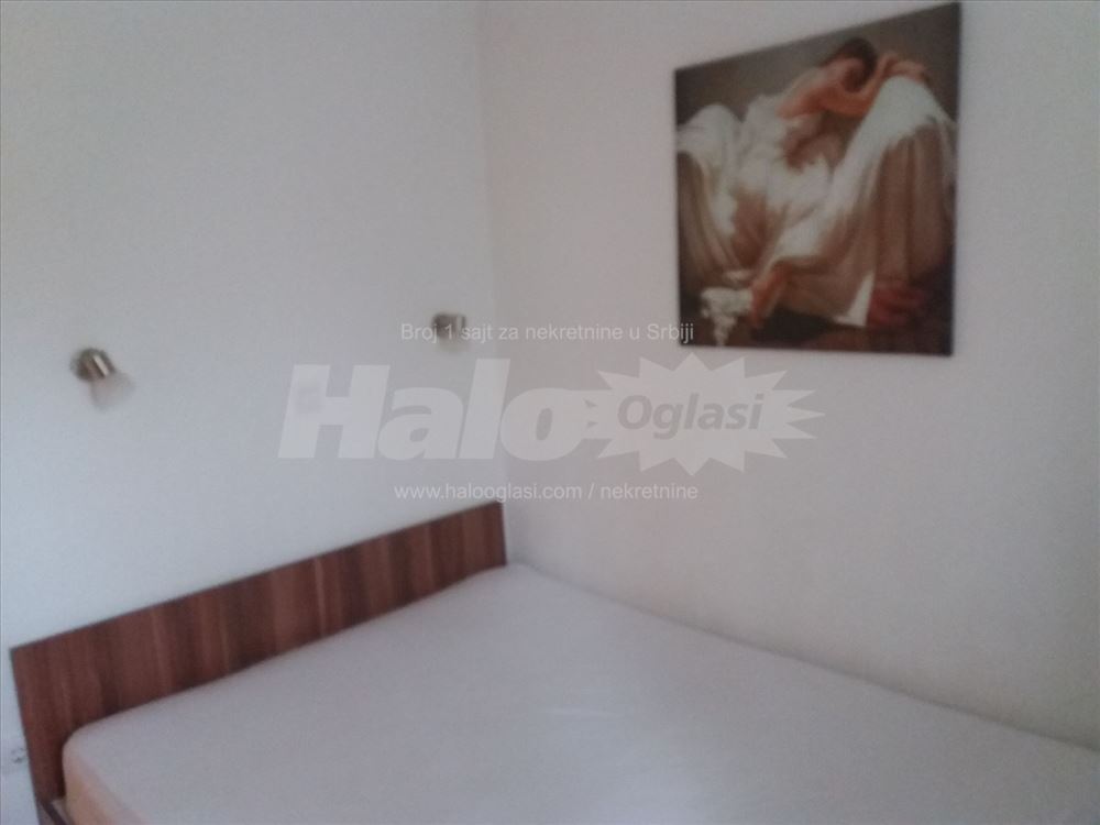Jednoiposoban LUX Milana Rakica — 5