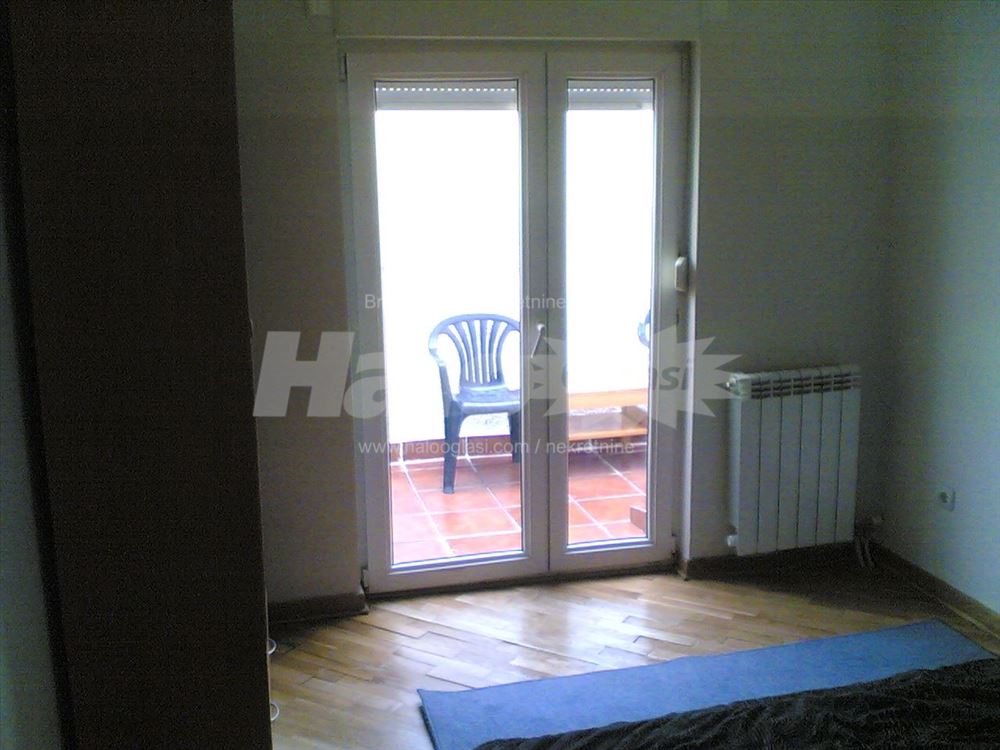 Jednoiposoban na Banovom Brdu — 12
