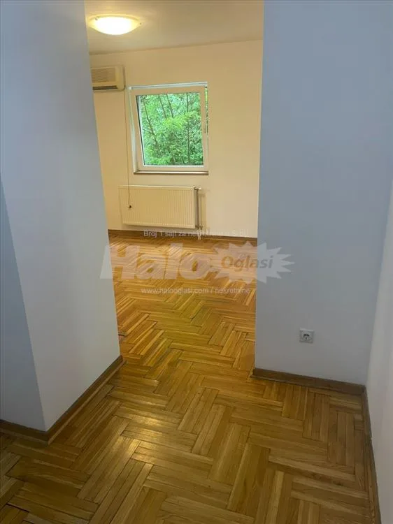 Jednoiposoban stan — 4