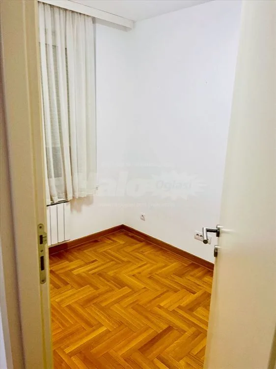 Jednoiposoban stan u naselju Step Stepanovic — 11